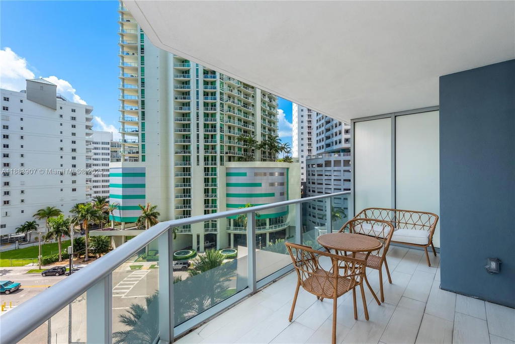 Real estate property located at 1300 Brickell Bay Dr #708, Miami-dade, Brickellhouse Condo, Miami, FL