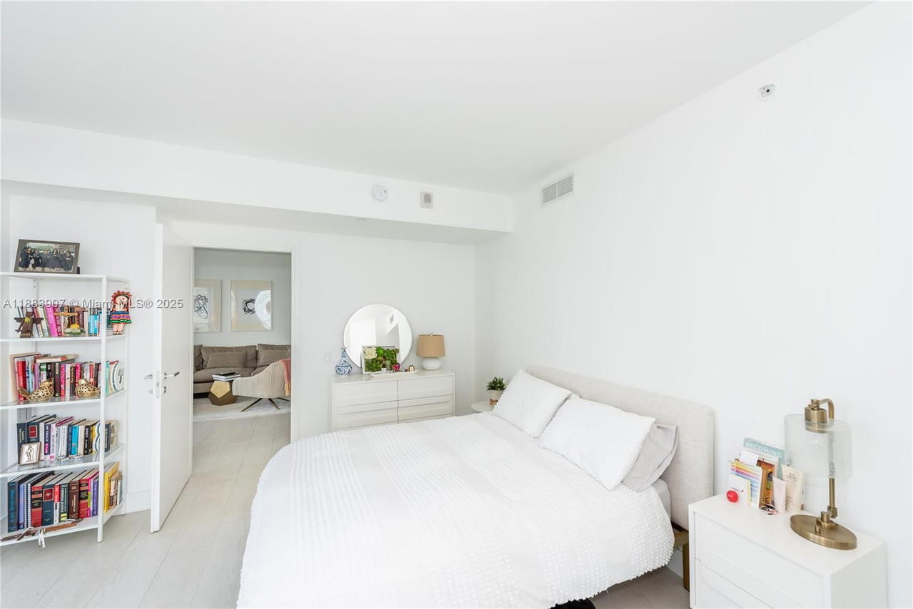 Real estate property located at 1300 Brickell Bay Dr #708, Miami-dade, Brickellhouse Condo, Miami, FL