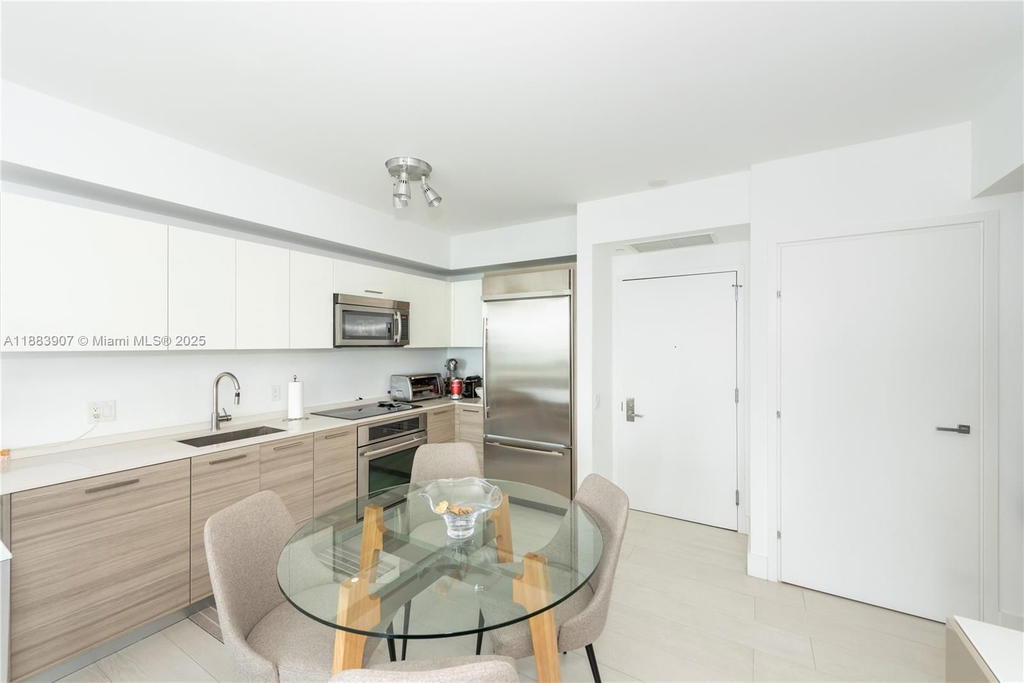 Real estate property located at 1300 Brickell Bay Dr #708, Miami-dade, Brickellhouse Condo, Miami, FL