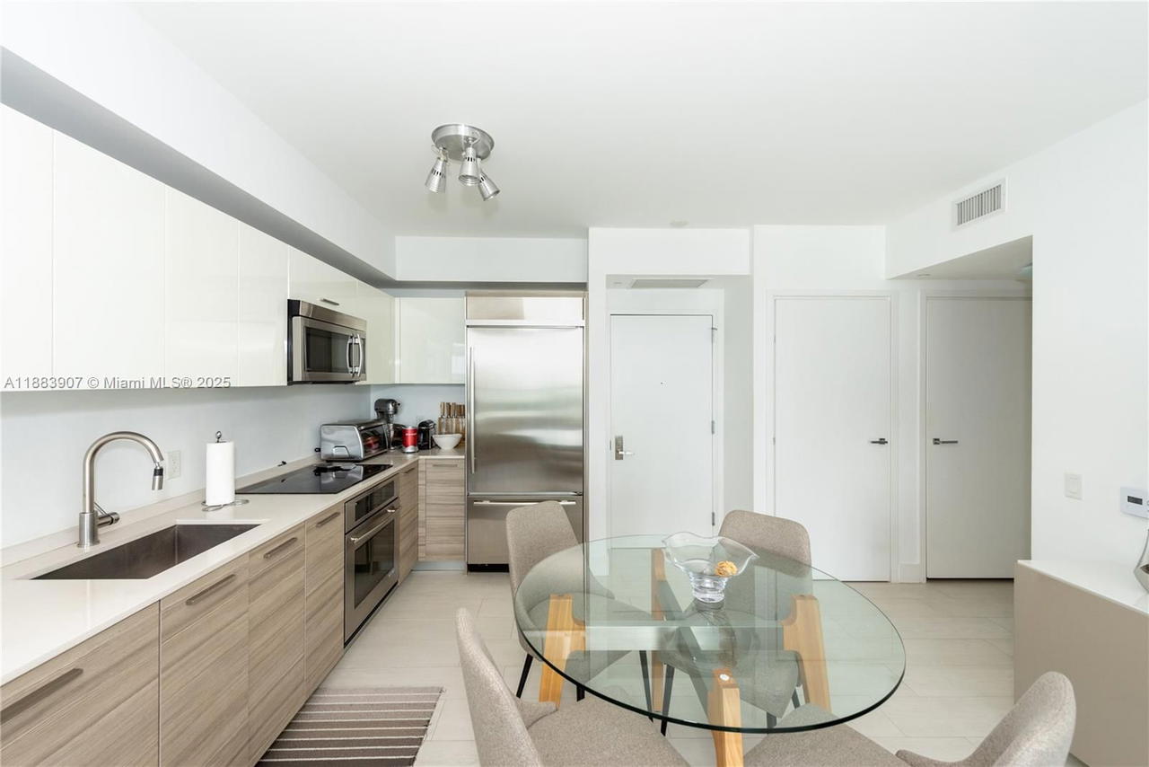 Real estate property located at 1300 Brickell Bay Dr #708, Miami-dade, Brickellhouse Condo, Miami, FL