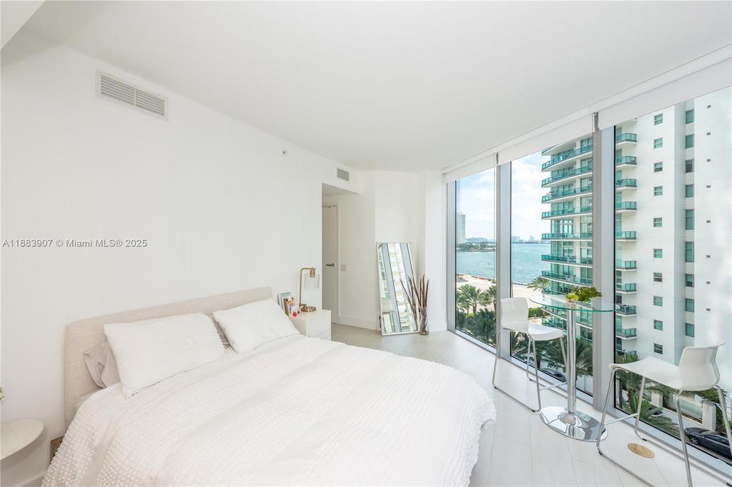 Real estate property located at 1300 Brickell Bay Dr #708, Miami-dade, Brickellhouse Condo, Miami, FL