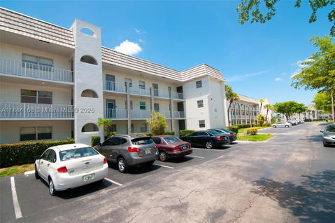 Real estate property located at 8300 Sunrise Lakes Blvd #206, Broward, Sunrise Lakes 55 Condo, Sunrise, FL