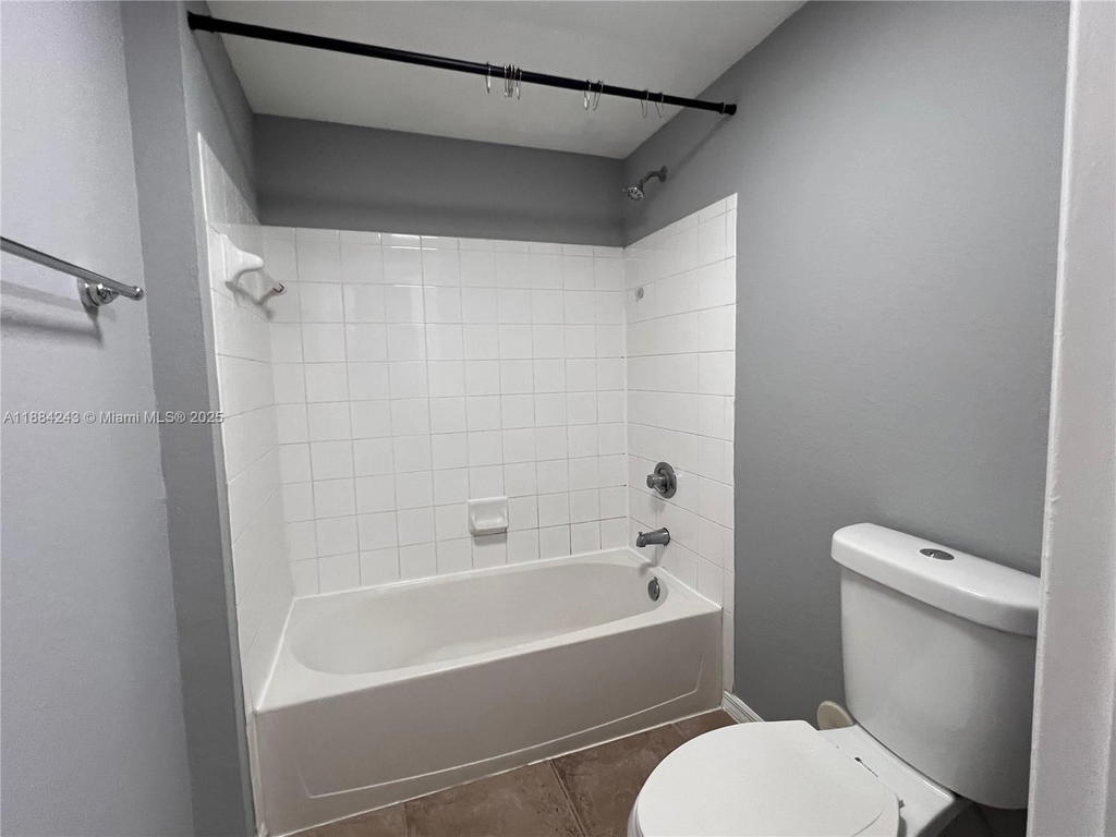 Real estate property located at 2400 Centergate Dr #102, Broward, Aventine At Miramar Condo, Miramar, FL