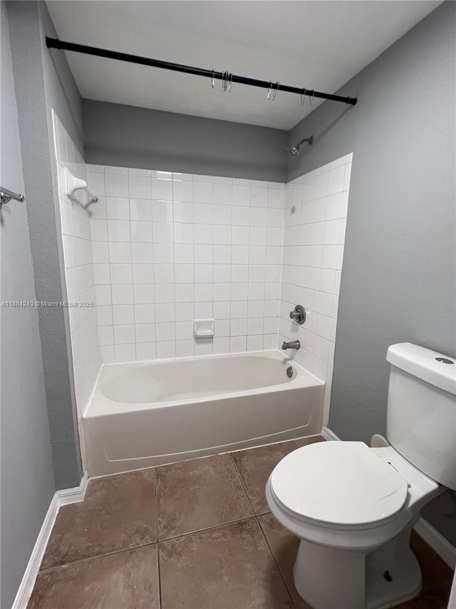 Real estate property located at 2400 Centergate Dr #102, Broward, Aventine At Miramar Condo, Miramar, FL