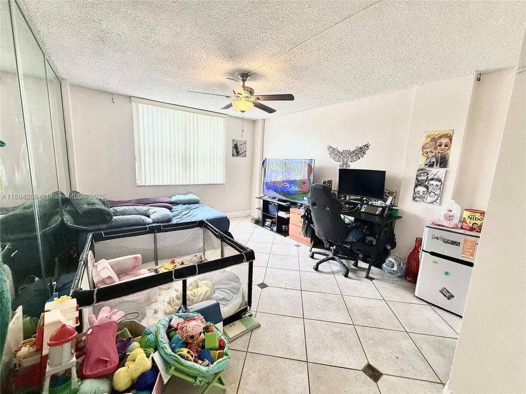 Real estate property located at 3660 166th St #101 +40 Deeded Dock, Miami-dade, Eastern Shores White Hous, North Miami Beach, FL