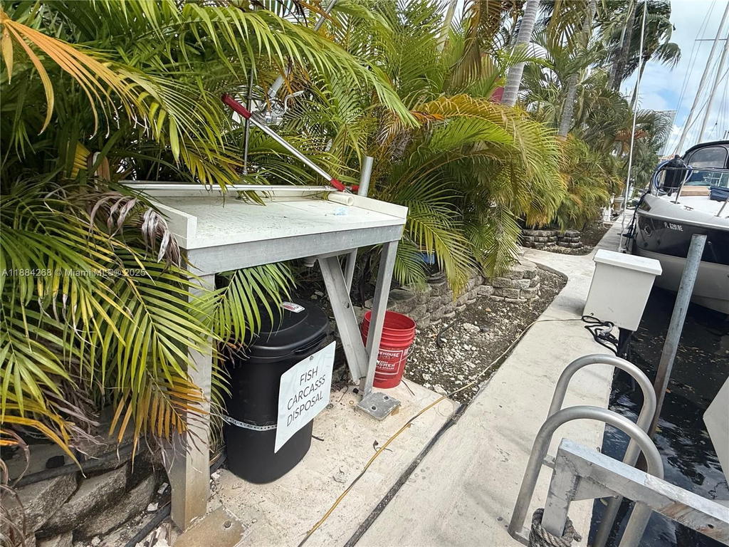 Real estate property located at 3660 166th St #101 +40 Deeded Dock, Miami-dade, Eastern Shores White Hous, North Miami Beach, FL