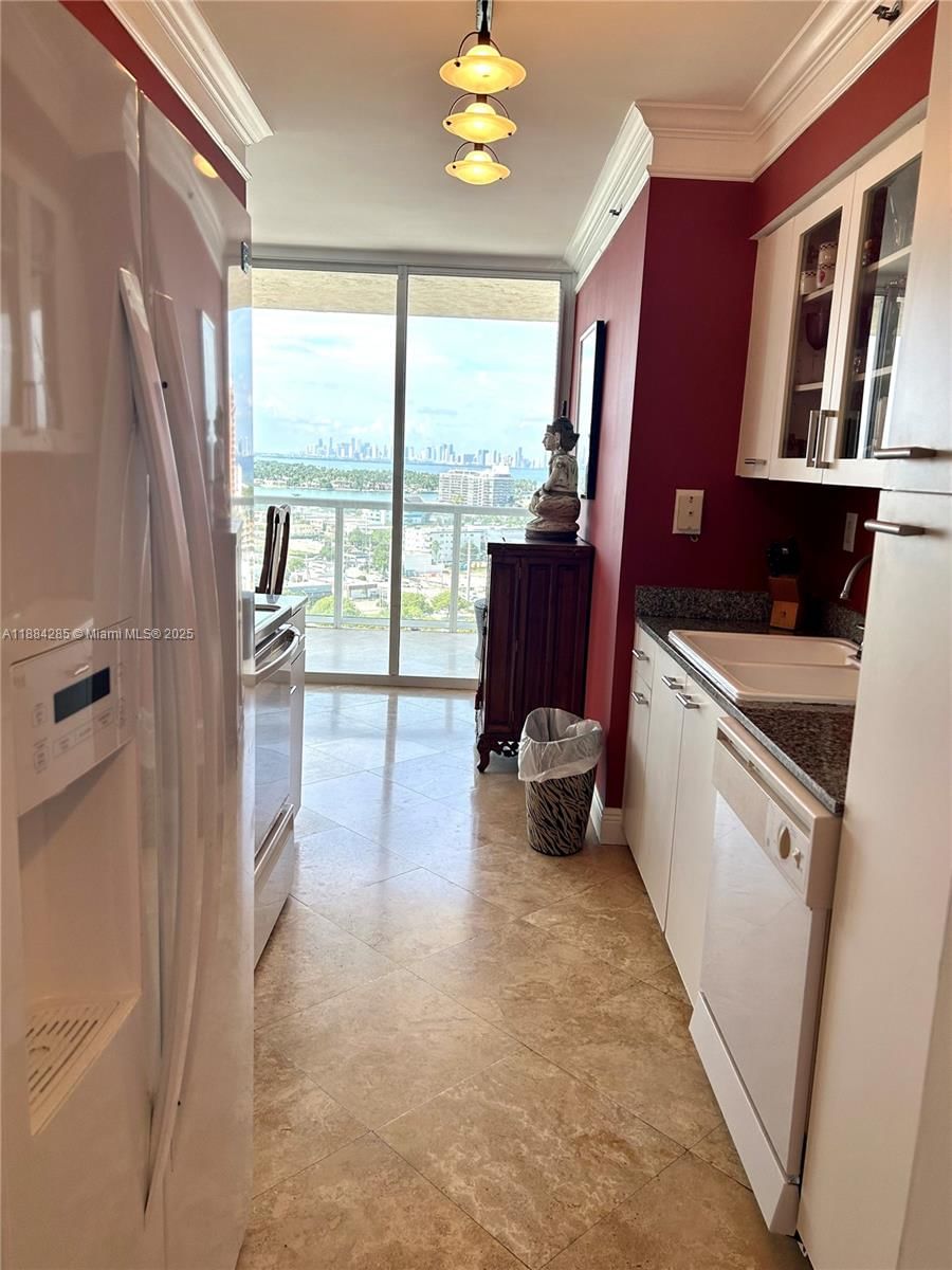 Real estate property located at 7330 Ocean Ter #18-C, Miami-dade, St Tropez Ocean Condo, Miami Beach, FL
