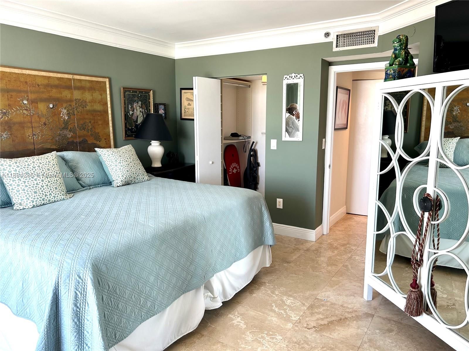 Real estate property located at 7330 Ocean Ter #18-C, Miami-dade, St Tropez Ocean Condo, Miami Beach, FL