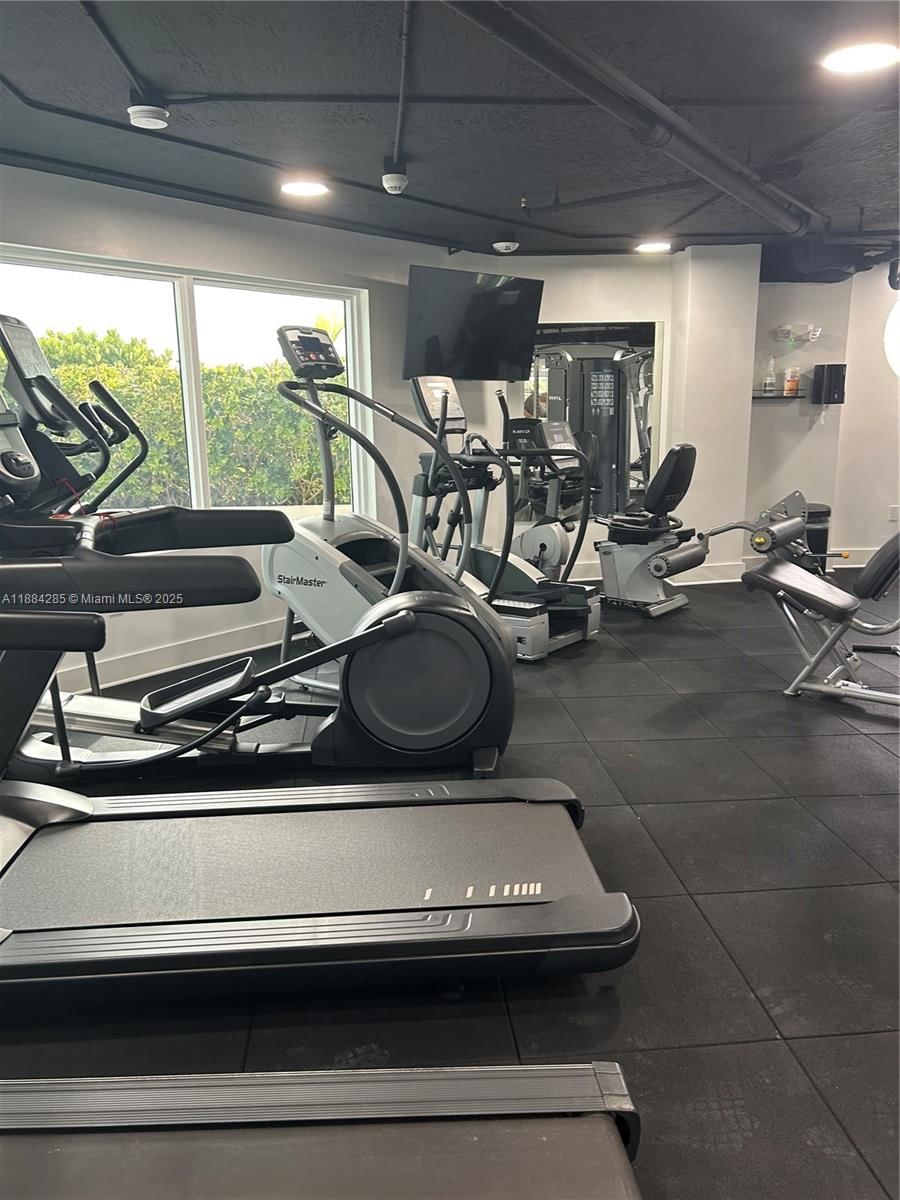 Real estate property located at 7330 Ocean Ter #18-C, Miami-dade, St Tropez Ocean Condo, Miami Beach, FL