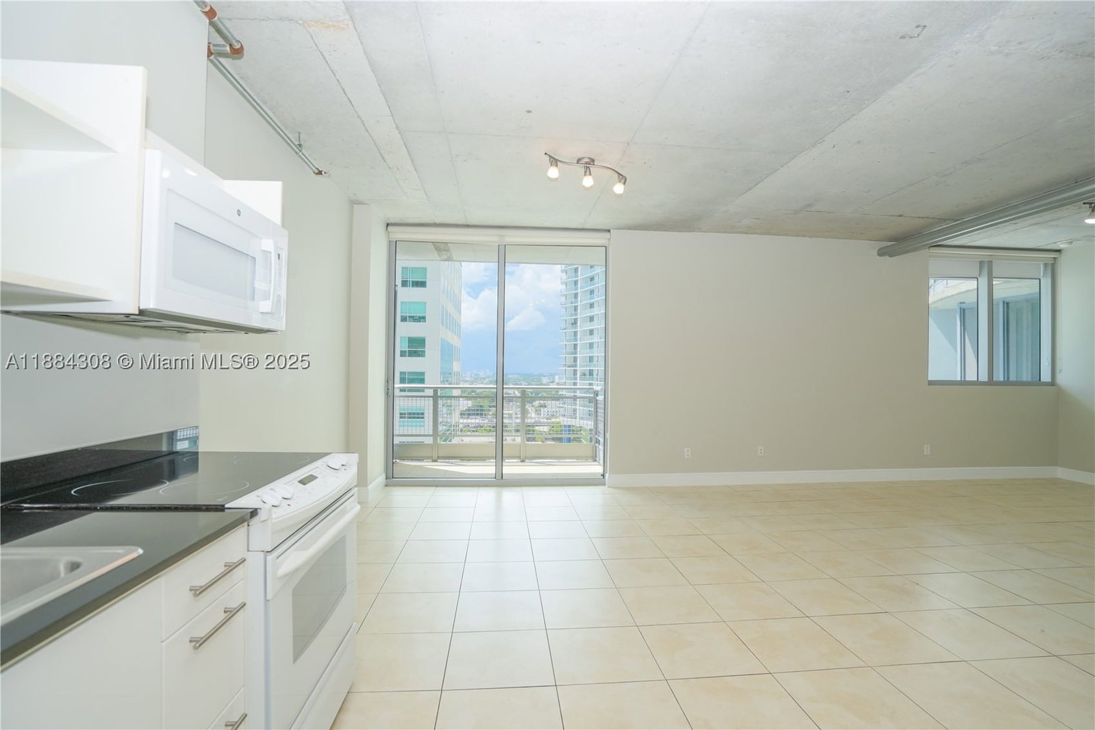 Real estate property located at 690 1st Ct #2032, Miami-dade, Neo Vertika Condo, Miami, FL