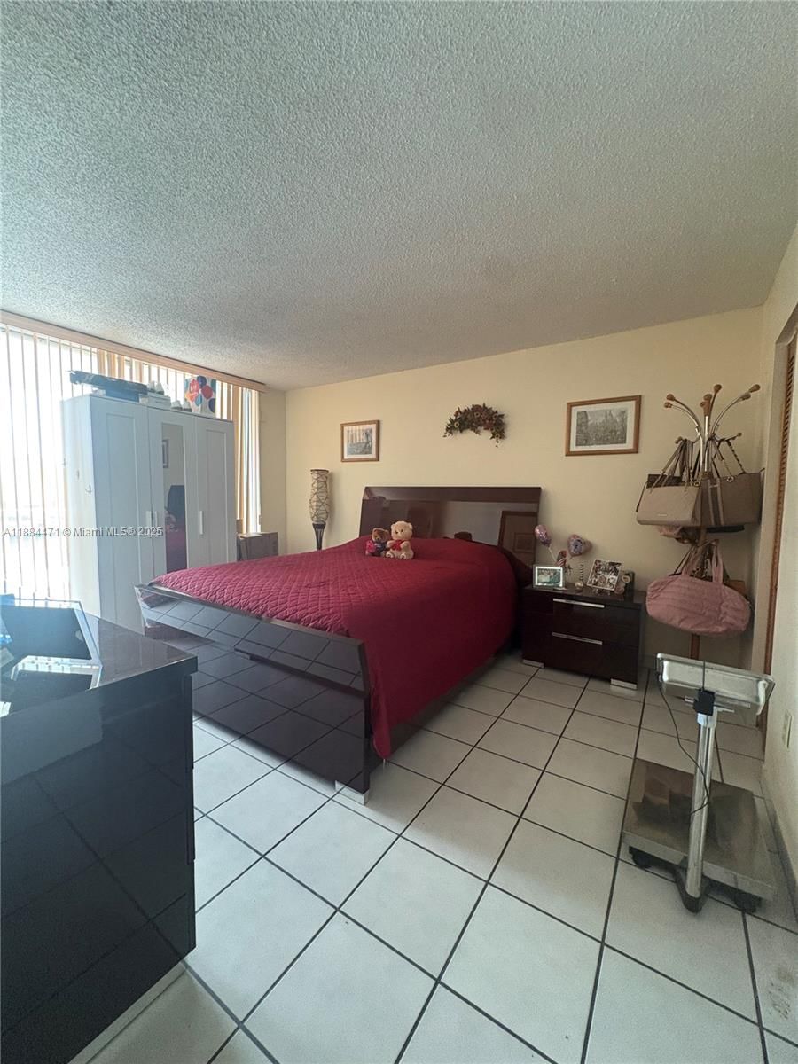 Real estate property located at 1800 24th Ave #208, Miami-dade, Isla Del Mar Condo, Miami, FL