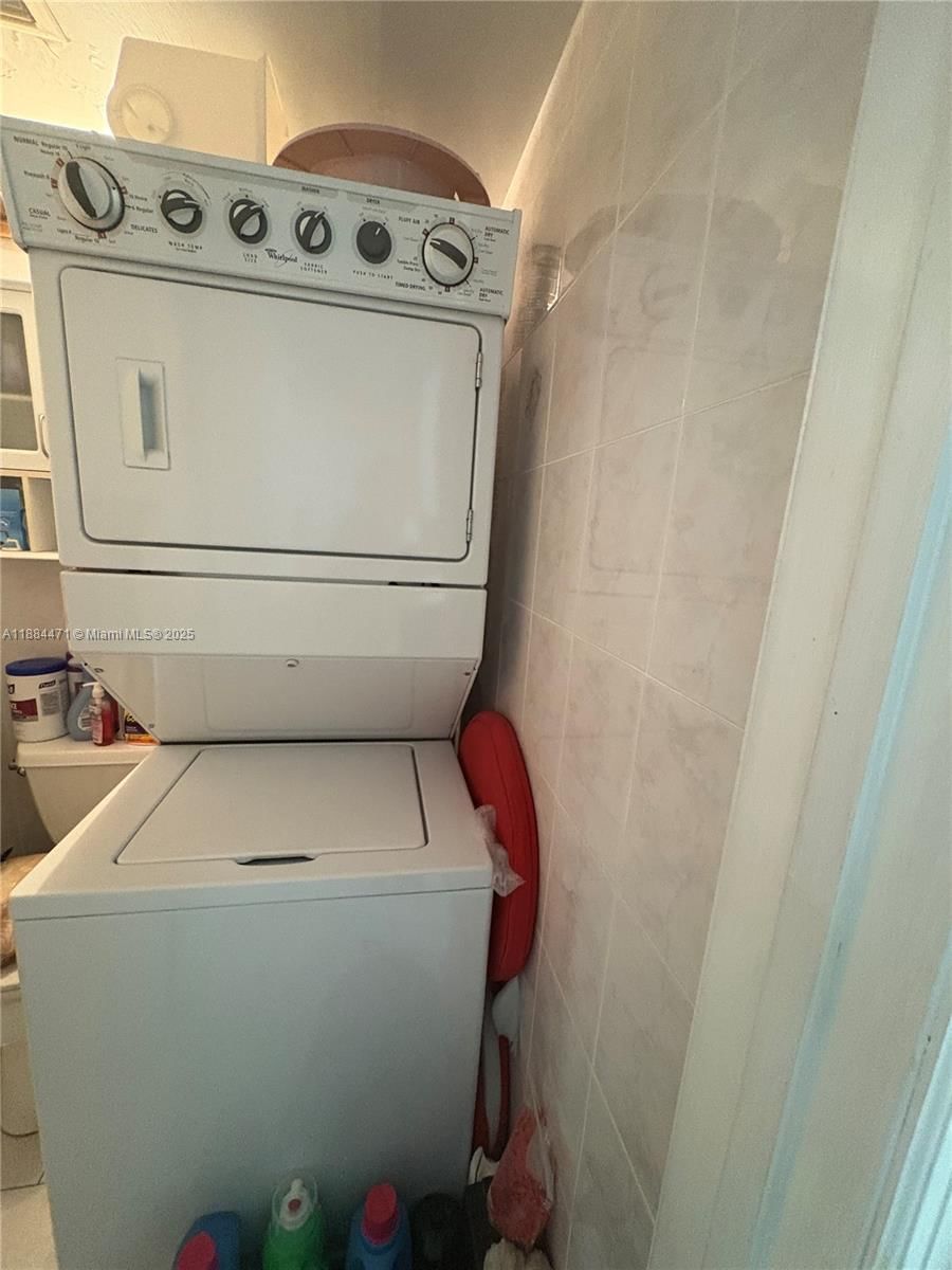 Real estate property located at 1800 24th Ave #208, Miami-dade, Isla Del Mar Condo, Miami, FL