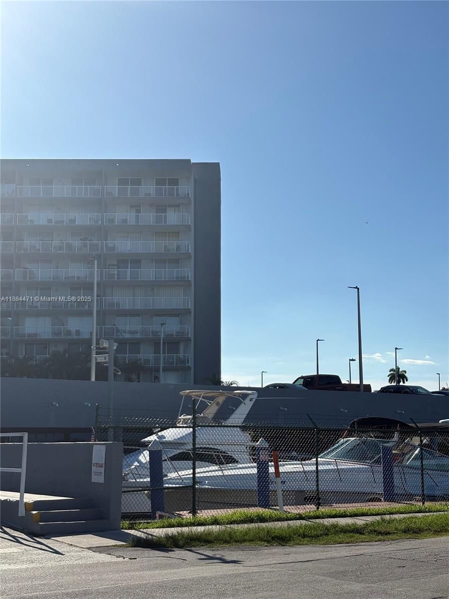 Real estate property located at 1800 24th Ave #208, Miami-dade, Isla Del Mar Condo, Miami, FL