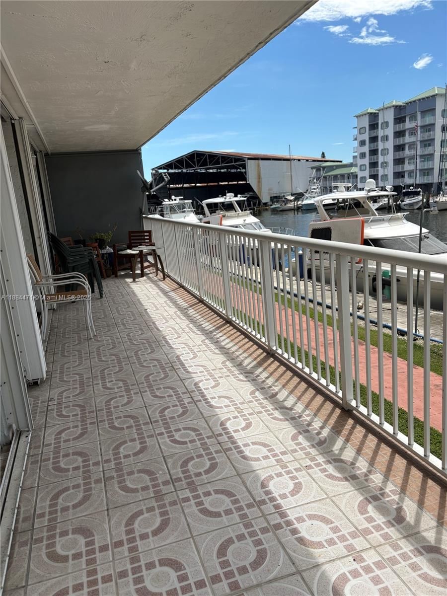Real estate property located at 1800 24th Ave #208, Miami-dade, Isla Del Mar Condo, Miami, FL