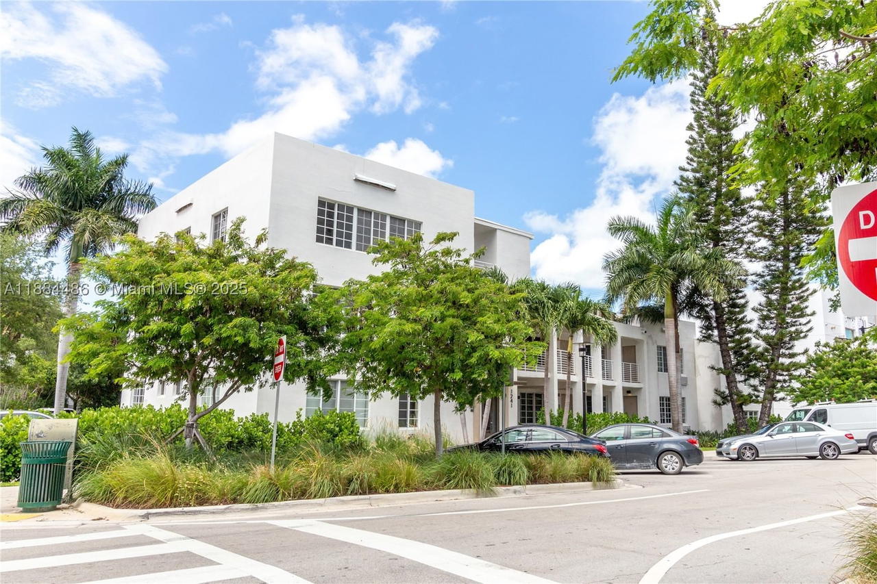 Real estate property located at 1241 14th St #9, Miami-dade, Ken Mae Garden Condo, Miami Beach, FL