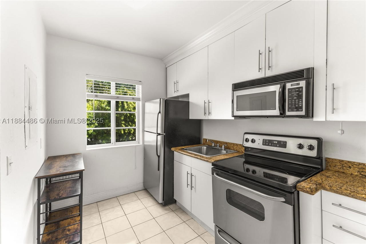 Real estate property located at 1241 14th St #9, Miami-dade, Ken Mae Garden Condo, Miami Beach, FL
