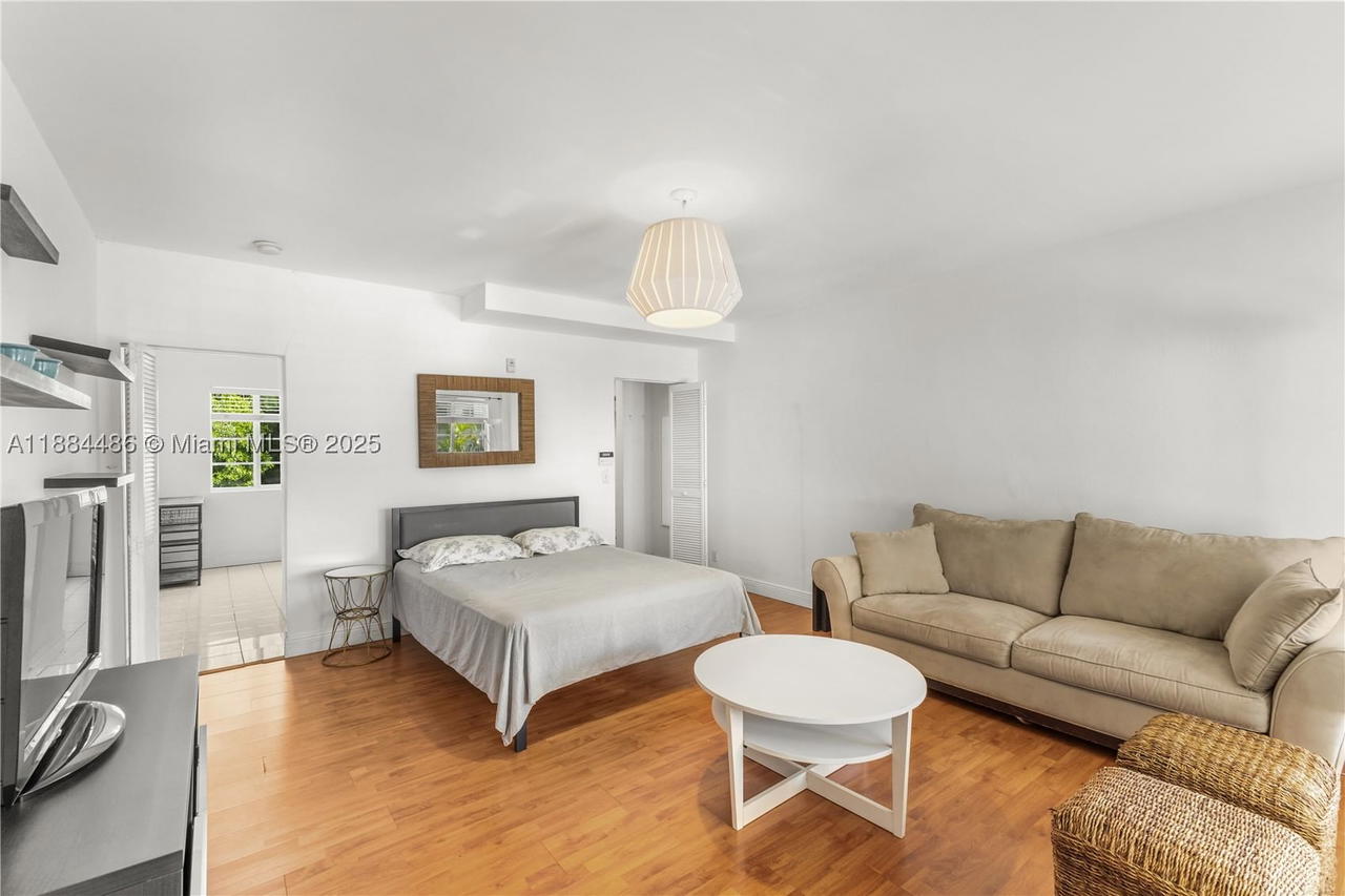 Real estate property located at 1241 14th St #9, Miami-dade, Ken Mae Garden Condo, Miami Beach, FL