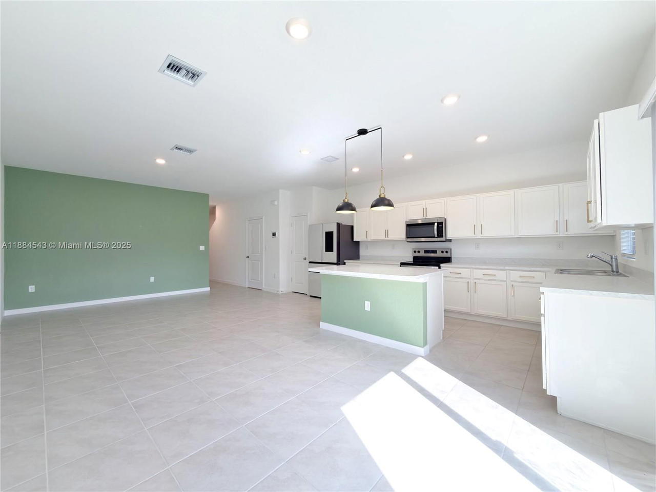 Real estate property located at 848 3rd Way, Broward, Highland Oaks, Pompano Beach, FL