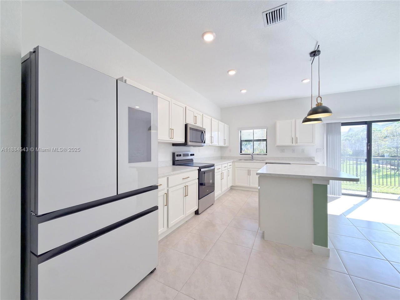 Real estate property located at 848 3rd Way, Broward, Highland Oaks, Pompano Beach, FL