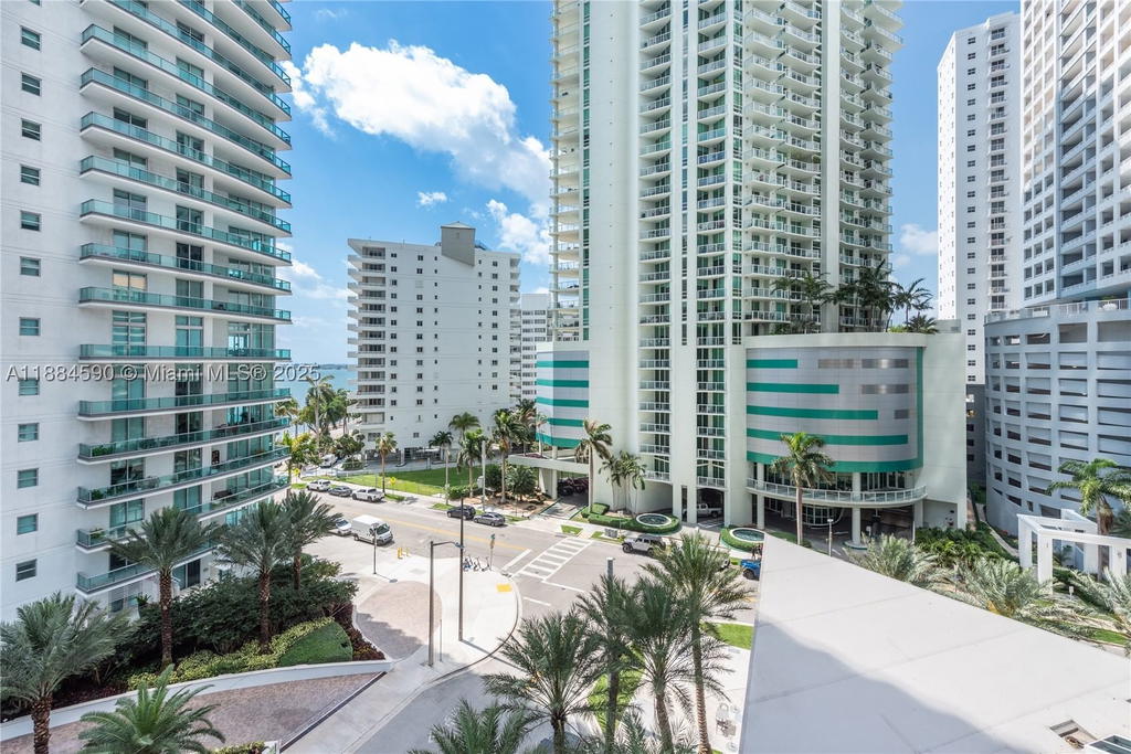 Real estate property located at 1300 Brickell Bay Dr #806, Miami-dade, Brickellhouse Condo, Miami, FL