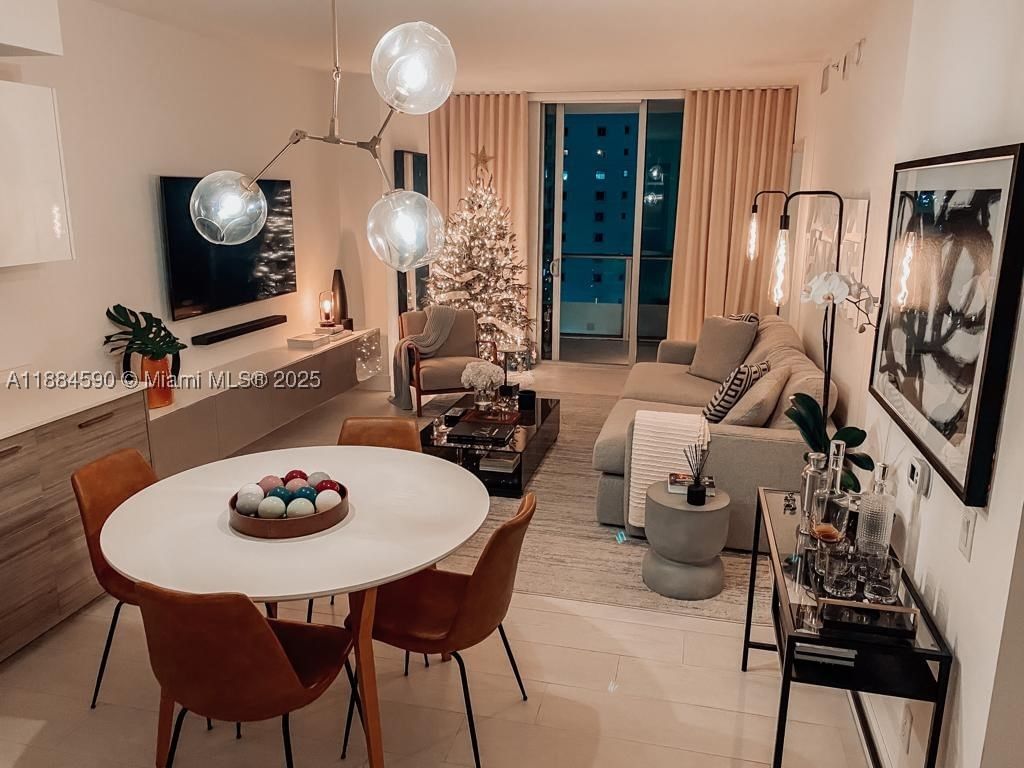 Real estate property located at 1300 Brickell Bay Dr #806, Miami-dade, Brickellhouse Condo, Miami, FL
