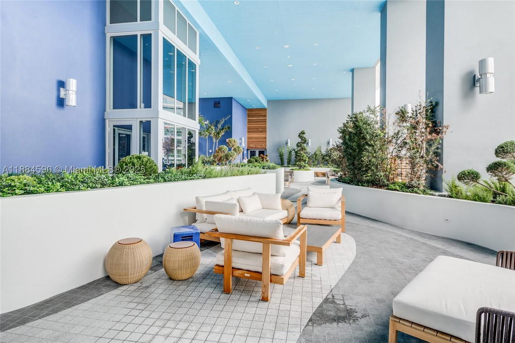 Real estate property located at 1300 Brickell Bay Dr #806, Miami-dade, Brickellhouse Condo, Miami, FL