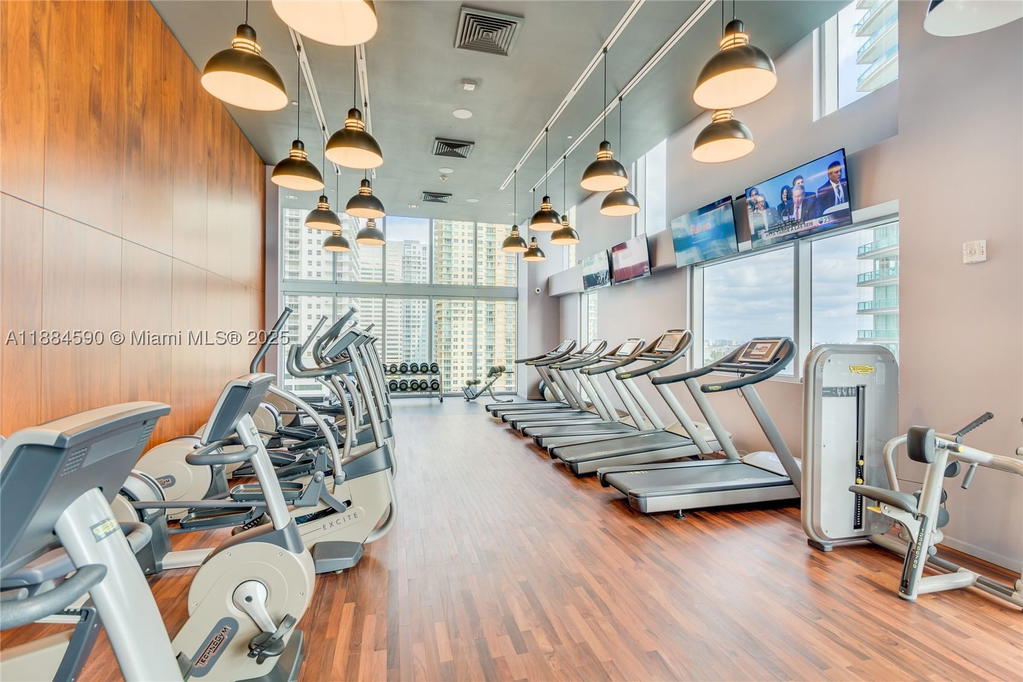 Real estate property located at 1300 Brickell Bay Dr #806, Miami-dade, Brickellhouse Condo, Miami, FL