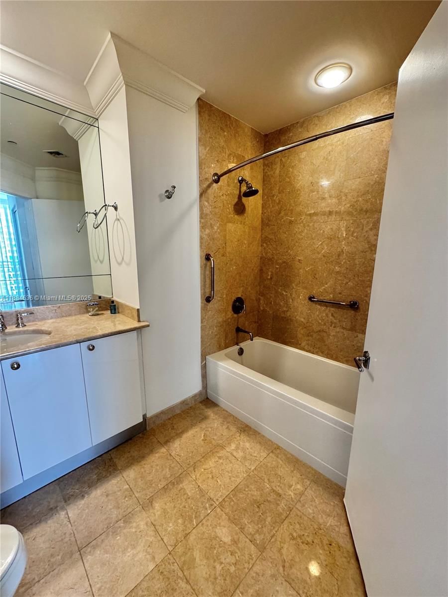 Real estate property located at 901 Brickell Key Blvd #3605, Miami-dade, Carbonell Condo, Miami, FL