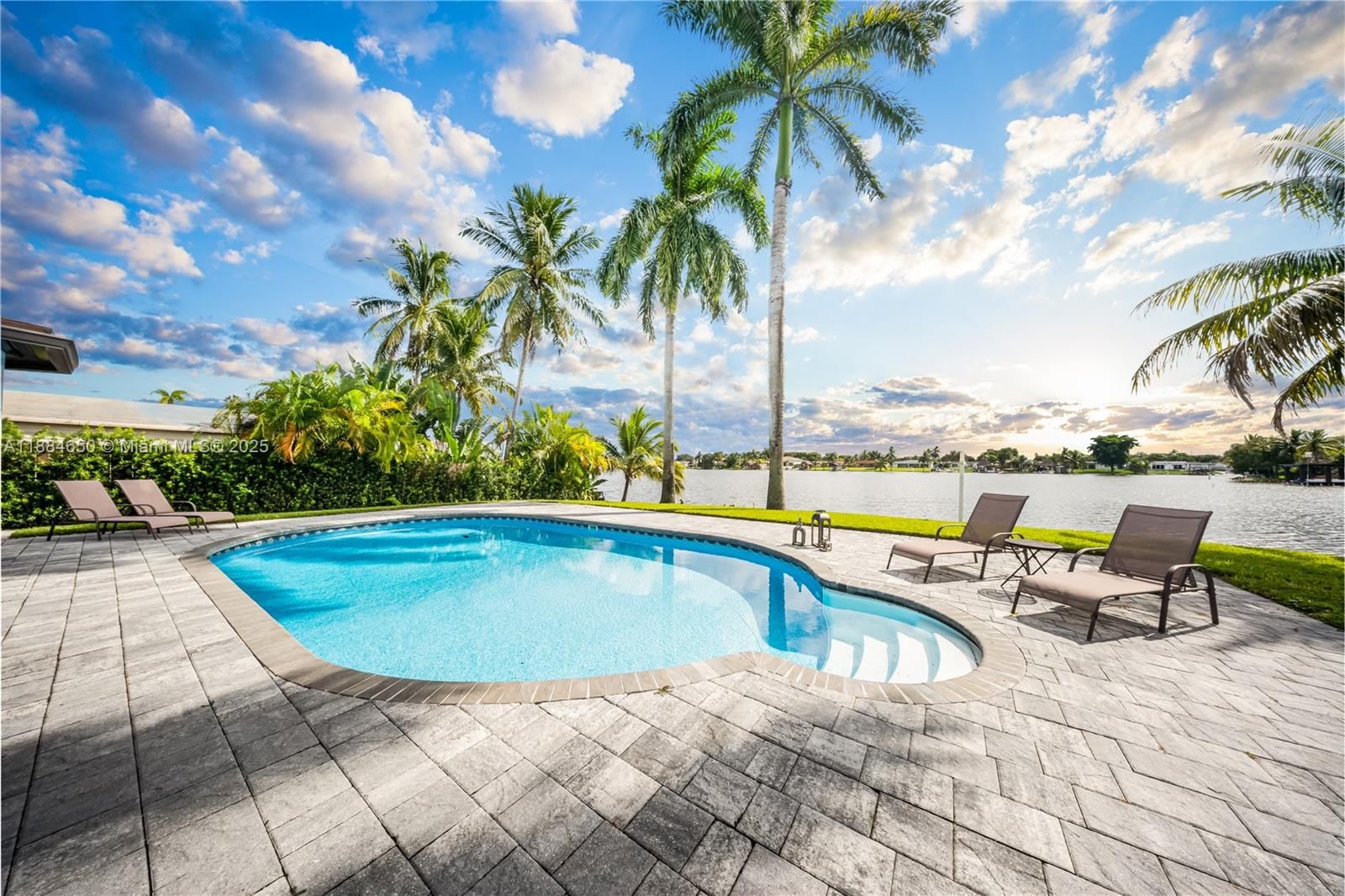 Real estate property located at 17931 85th Ave, Miami-dade, Palm Springs North Sec S, Hialeah, FL