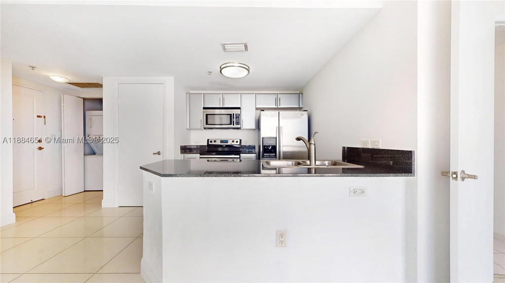 Real estate property located at 1871 S River Dr #1205, Miami-dade, Terrazas Riverpark Villag, Miami, FL