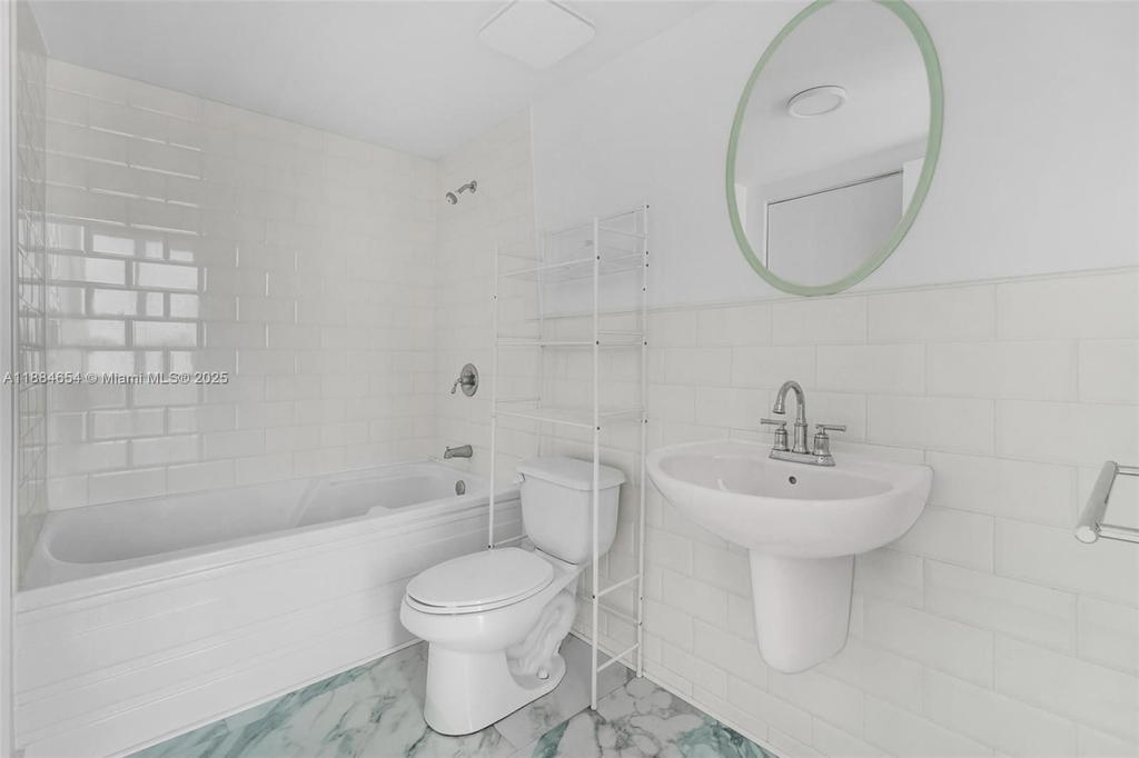 Real estate property located at 690 SW 1 CT PHII 19, Miami-dade, Neo Vertika Condo, Miami, FL