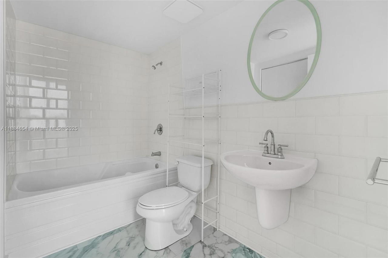 Real estate property located at 690 SW 1 CT PHII 19, Miami-dade, Neo Vertika Condo, Miami, FL