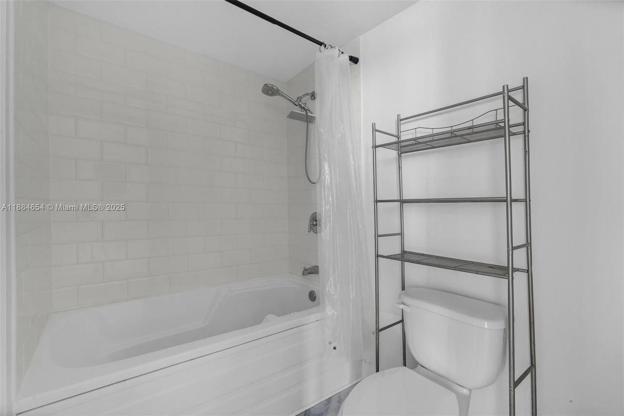 Real estate property located at 690 SW 1 CT PHII 19, Miami-dade, Neo Vertika Condo, Miami, FL