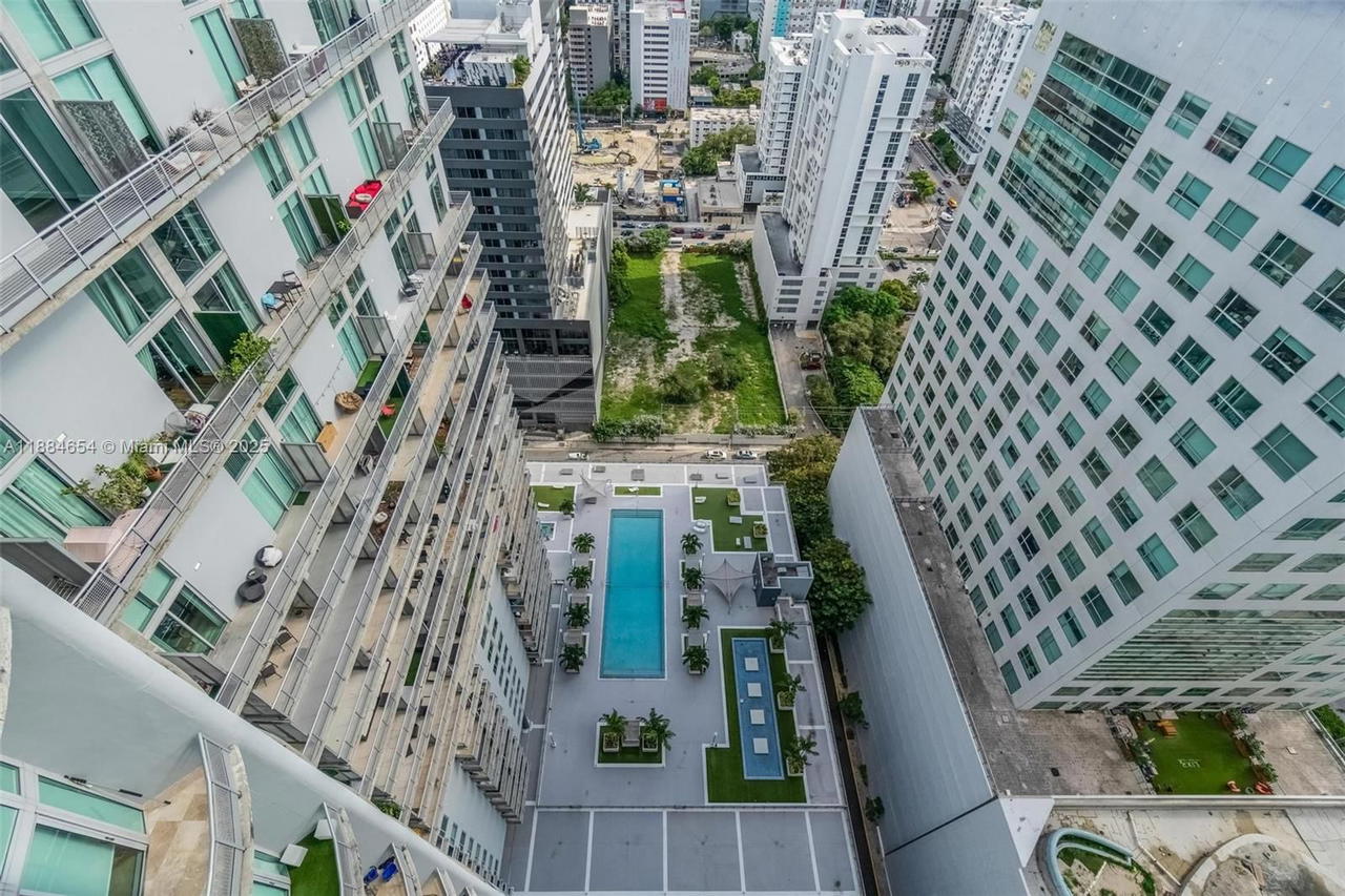 Real estate property located at 690 SW 1 CT PHII 19, Miami-dade, Neo Vertika Condo, Miami, FL