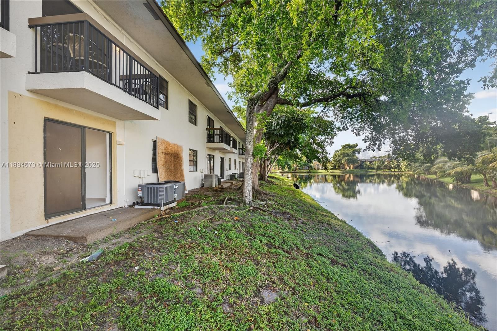 Real estate property located at 4198 Lakeside Dr #4198, Broward, Lakeside At Tamarac Condo, Tamarac, FL