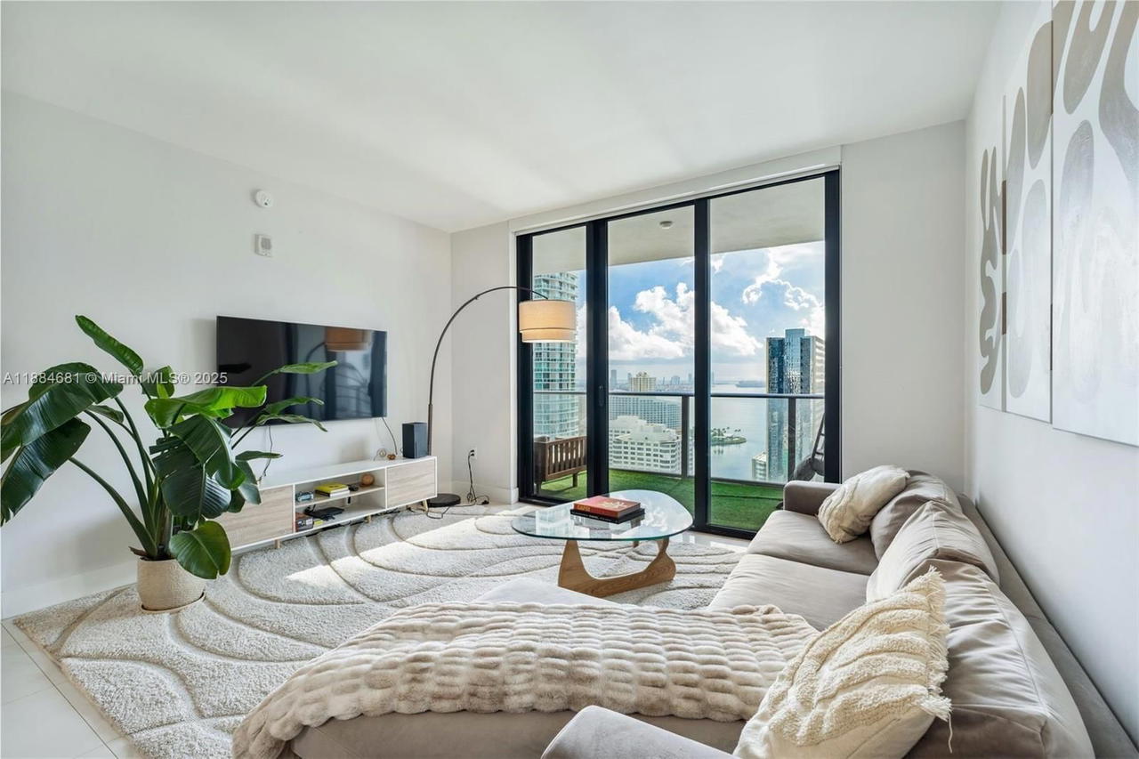 Real estate property located at 1010 Brickell Ave #3004, Miami-dade, 1010 Brickell Condo, Miami, FL