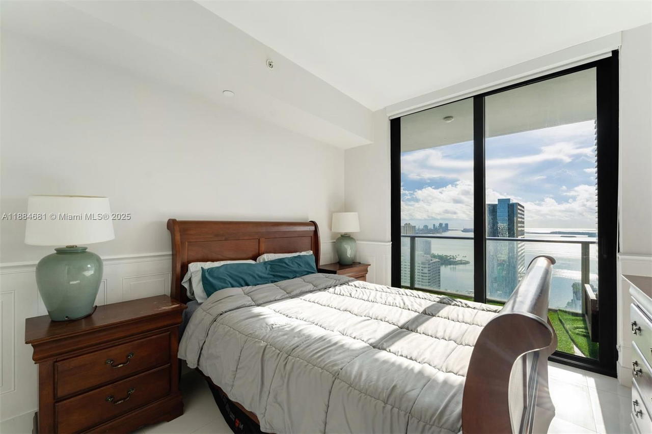 Real estate property located at 1010 Brickell Ave #3004, Miami-dade, 1010 Brickell Condo, Miami, FL