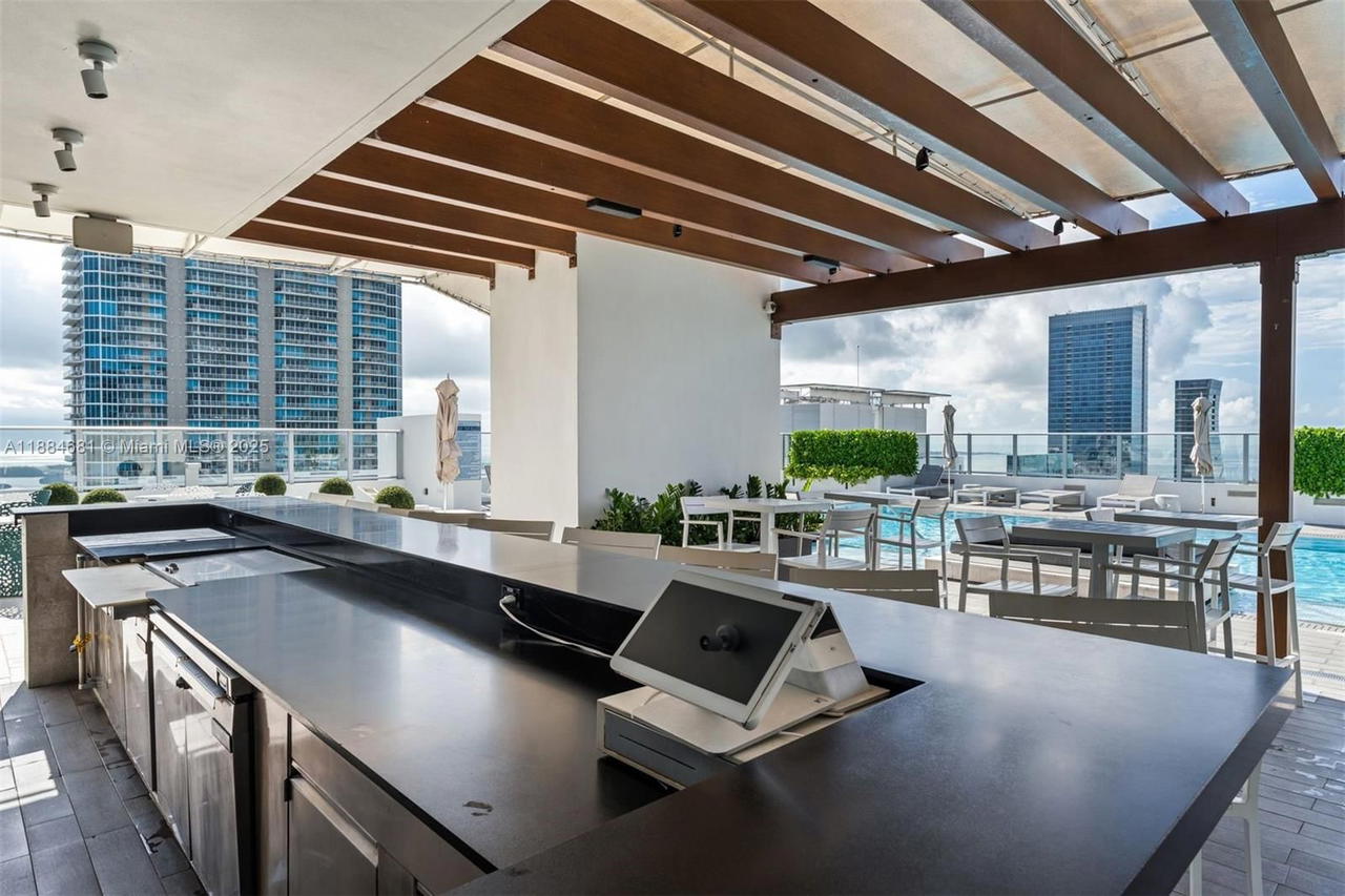 Real estate property located at 1010 Brickell Ave #3004, Miami-dade, 1010 Brickell Condo, Miami, FL