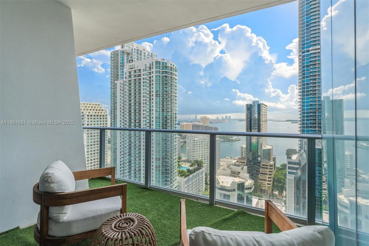 Real estate property located at 1010 Brickell Ave #3004, Miami-dade, 1010 Brickell Condo, Miami, FL