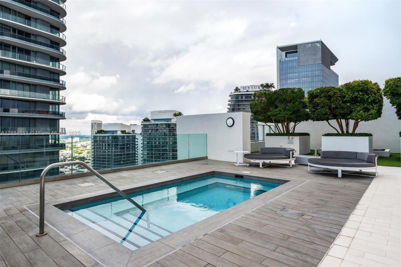 Real estate property located at 1010 Brickell Ave #3004, Miami-dade, 1010 Brickell Condo, Miami, FL
