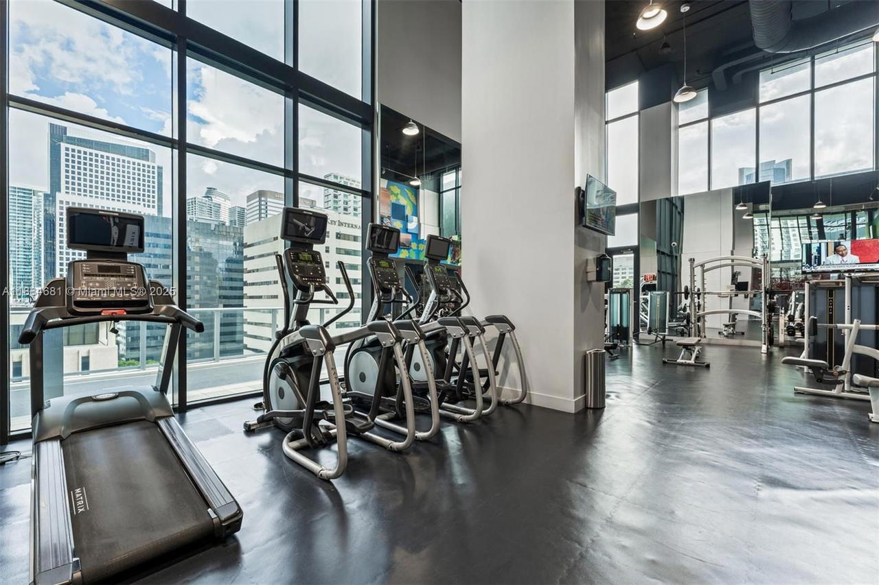Real estate property located at 1010 Brickell Ave #3004, Miami-dade, 1010 Brickell Condo, Miami, FL