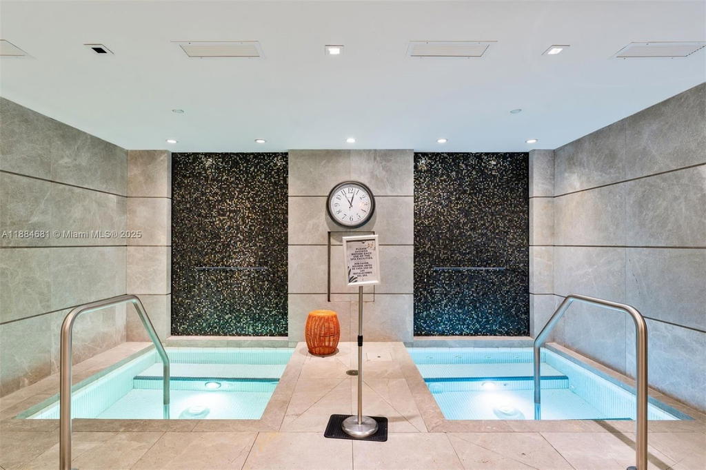 Real estate property located at 1010 Brickell Ave #3004, Miami-dade, 1010 Brickell Condo, Miami, FL