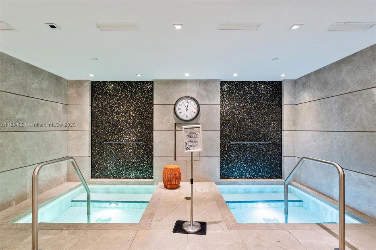 Real estate property located at 1010 Brickell Ave #3004, Miami-dade, 1010 Brickell Condo, Miami, FL