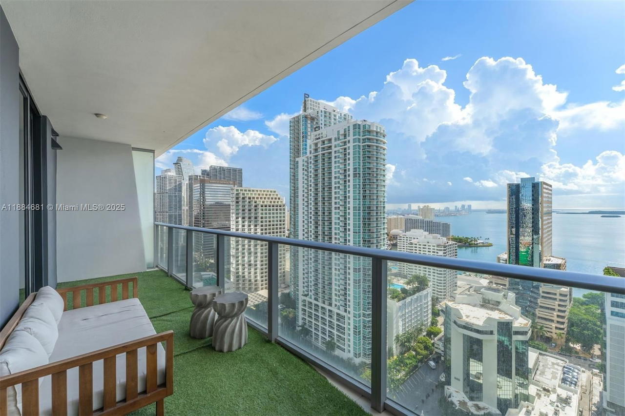 Real estate property located at 1010 Brickell Ave #3004, Miami-dade, 1010 Brickell Condo, Miami, FL