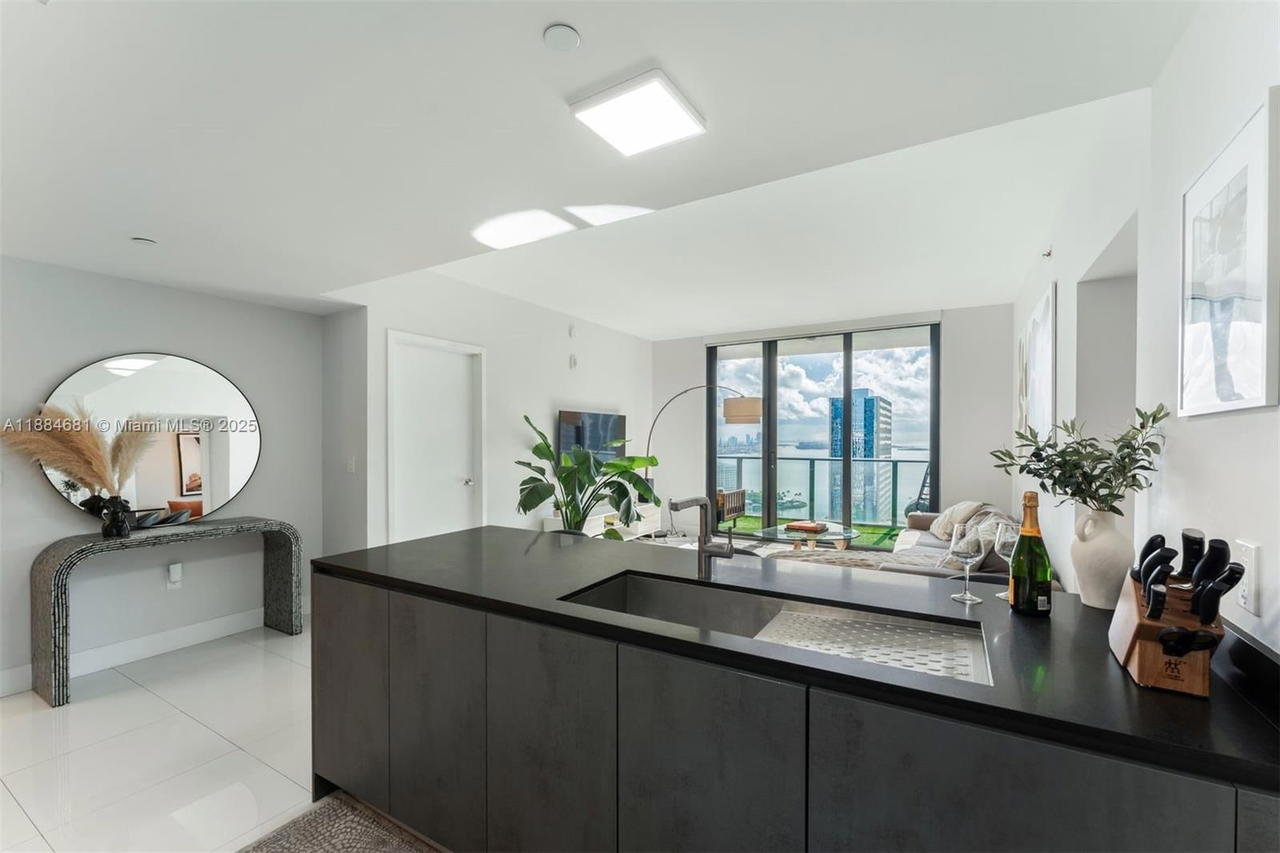 Real estate property located at 1010 Brickell Ave #3004, Miami-dade, 1010 Brickell Condo, Miami, FL