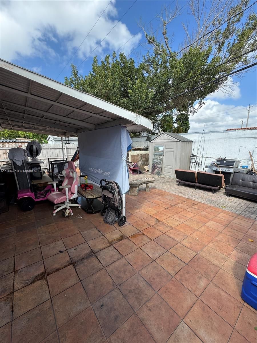 Real estate property located at 825 9th Ln, Miami-dade, Sun-tan Vill Sec 5, Hialeah, FL