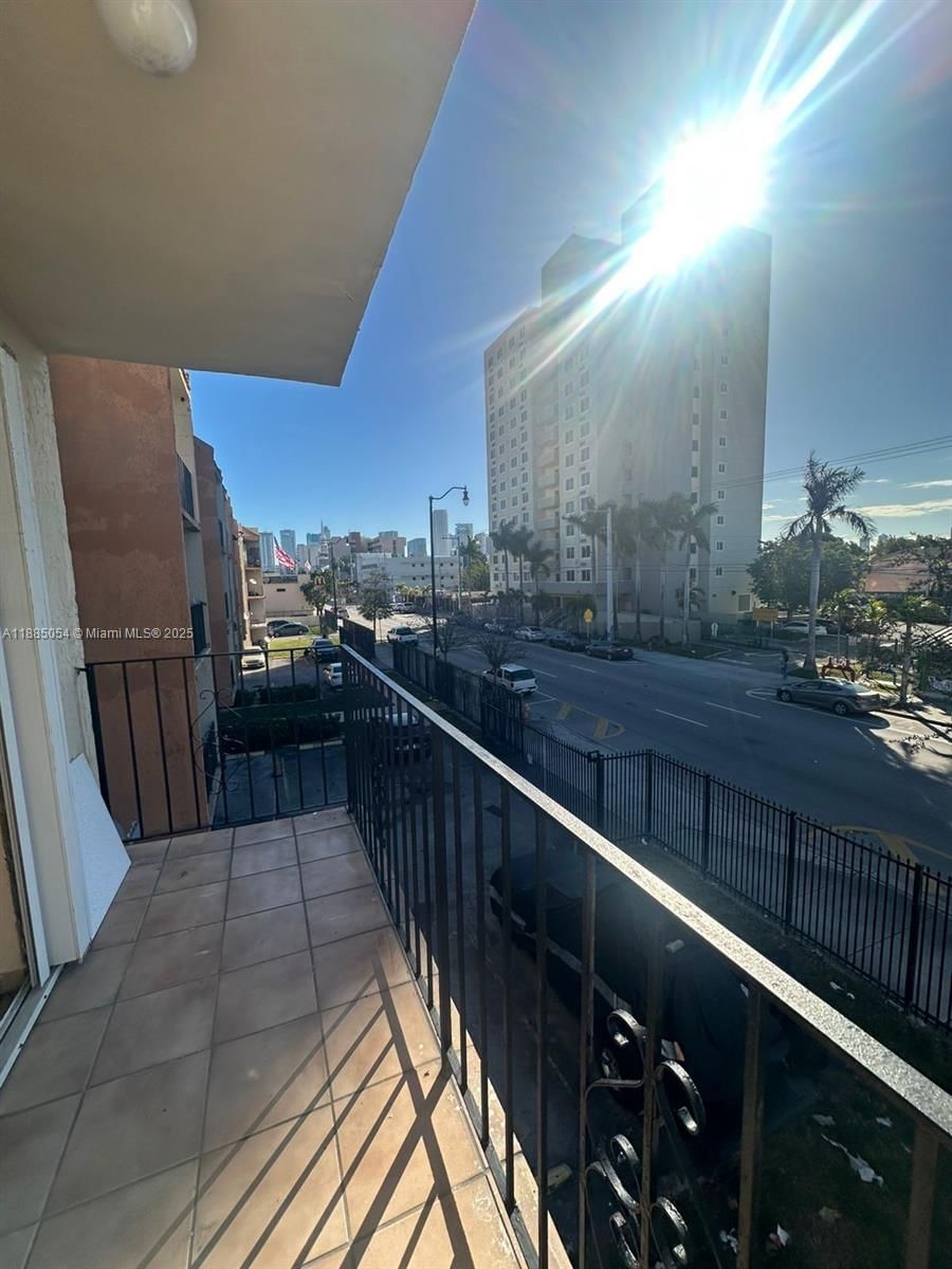 Real estate property located at 1051 1st St #303, Miami-dade, Miramar Terrace Condo, Miami, FL