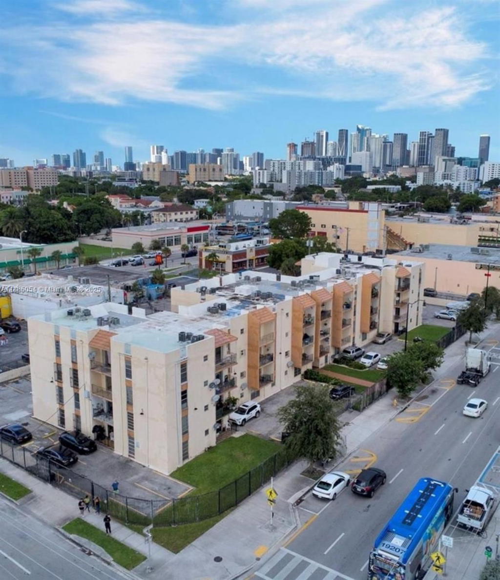 Real estate property located at 1051 1st St #303, Miami-dade, Miramar Terrace Condo, Miami, FL