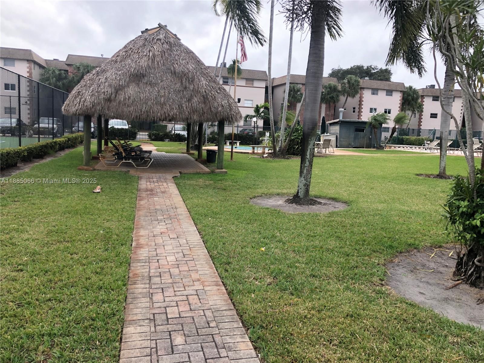 Real estate property located at 8121 24th Ct #304, Broward, Arrowhead Condo 8, Davie, FL
