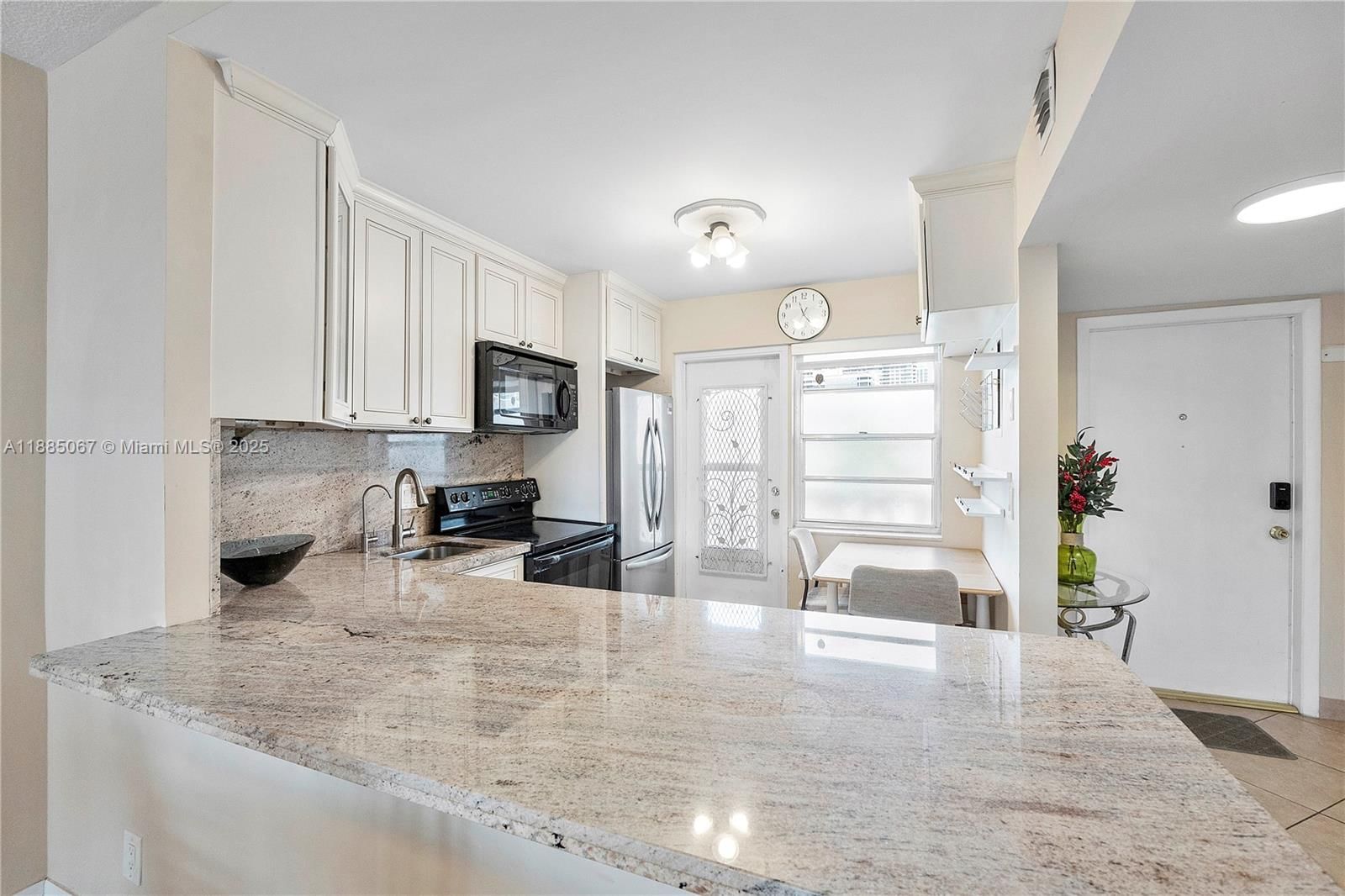 Real estate property located at 3199 Ocean Dr #206, Broward, Golden View Condo, Hallandale Beach, FL
